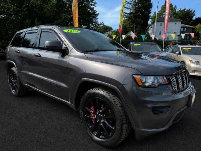 2018 Jeep Grand Cherokee Altitude 4WD photo