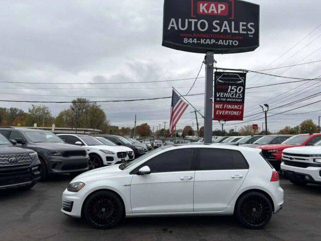 2017 Volkswagen Golf GTI SE FWD photo