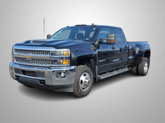 2018 Chevrolet Silverado 3500HD LT 4WD photo