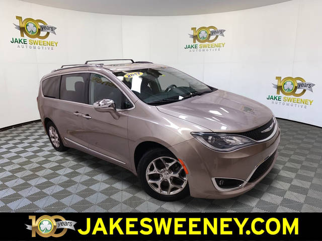 2018 Chrysler Pacifica Minivan Limited FWD photo