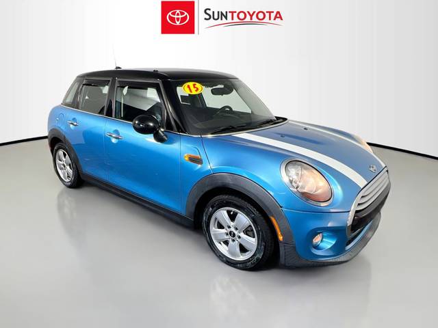 2015 MINI Hardtop 4 Door FWD photo