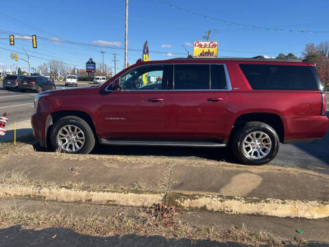 2017 GMC Yukon XL SLT 4WD photo