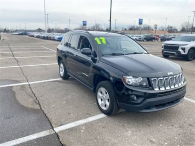 2017 Jeep Compass Latitude FWD photo