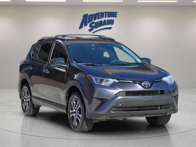 2018 Toyota RAV4 LE FWD photo