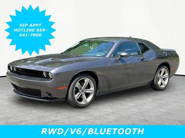 2018 Dodge Challenger SXT Plus RWD photo