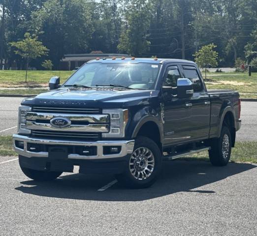 2018 Ford F-350 Super Duty LARIAT 4WD photo