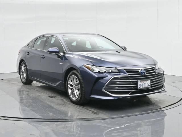 2019 Toyota Avalon Hybrid XLE FWD photo