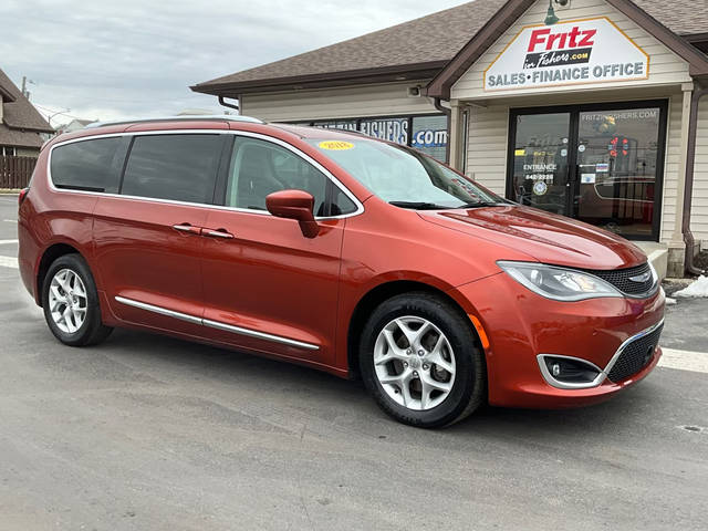 2018 Chrysler Pacifica Minivan Touring L Plus FWD photo