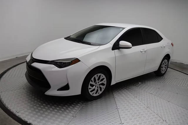 2018 Toyota Corolla LE FWD photo