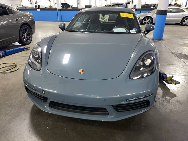 2018 Porsche Cayman  RWD photo