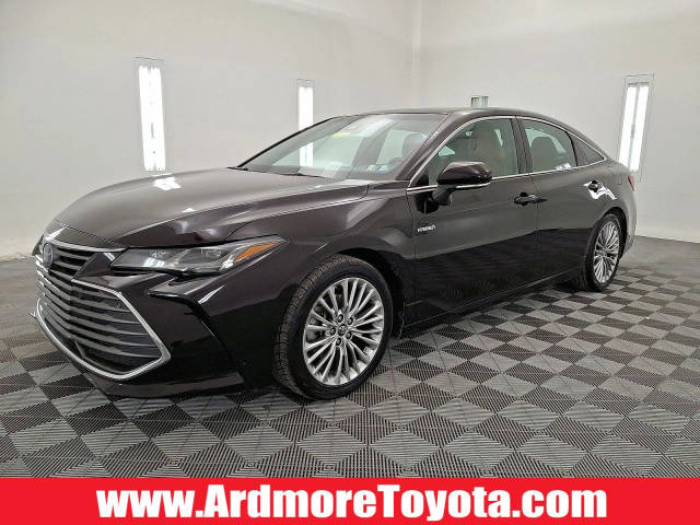 2019 Toyota Avalon Hybrid Limited FWD photo