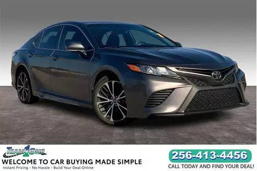 2018 Toyota Camry SE FWD photo