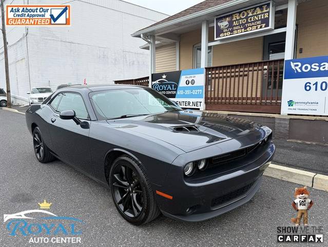 2018 Dodge Challenger SXT Plus RWD photo
