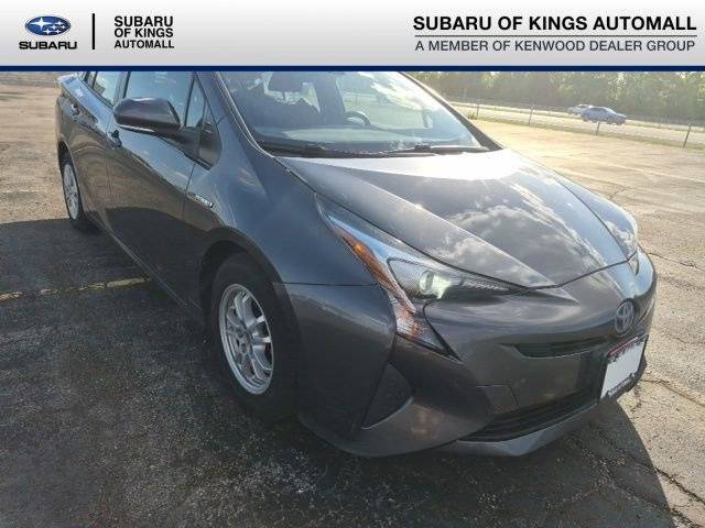 2017 Toyota Prius Two FWD photo