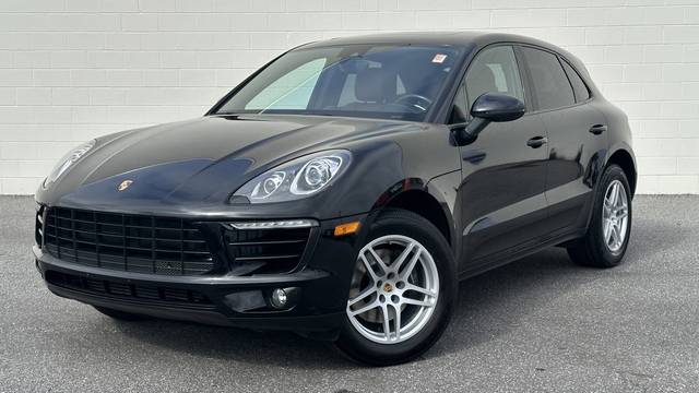 2018 Porsche Macan  AWD photo