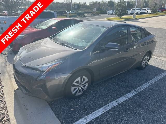 2018 Toyota Prius Three FWD photo
