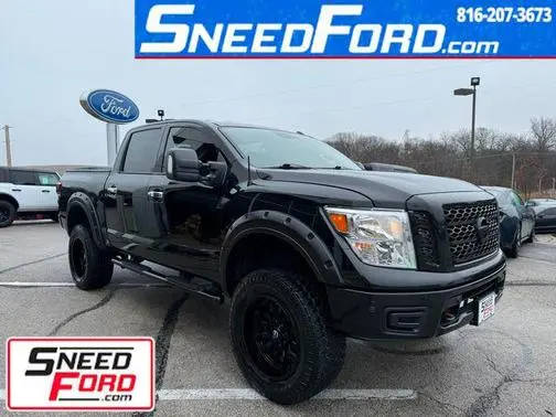 2018 Nissan Titan SV 4WD photo