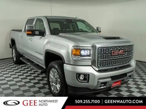 2018 GMC Sierra 2500HD Denali 4WD photo