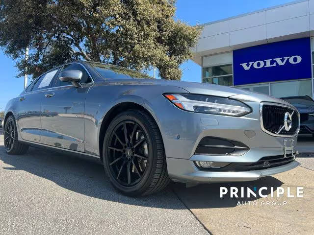 2018 Volvo S90 Momentum FWD photo