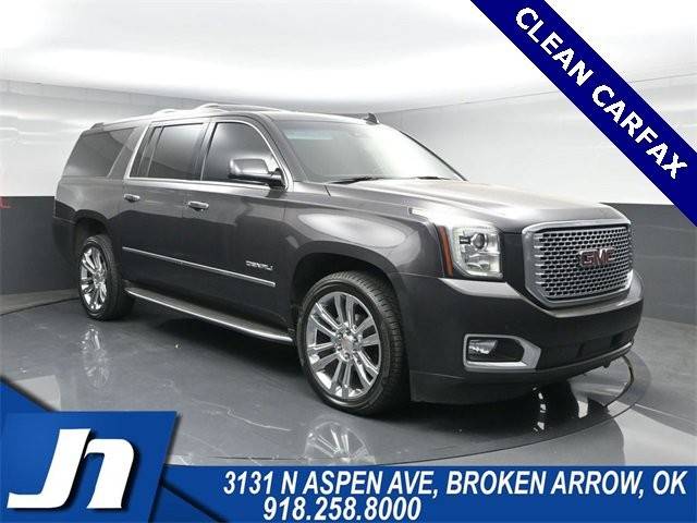 2017 GMC Yukon XL Denali RWD photo