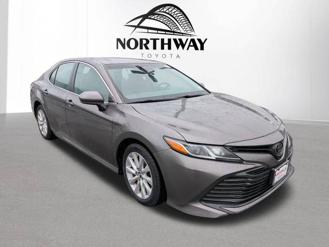 2018 Toyota Camry LE FWD photo