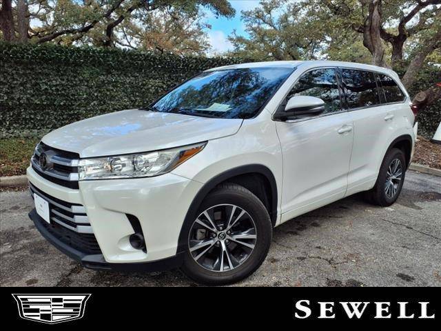 2018 Toyota Highlander LE FWD photo