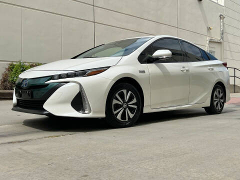 2018 Toyota Prius Prime Plus FWD photo