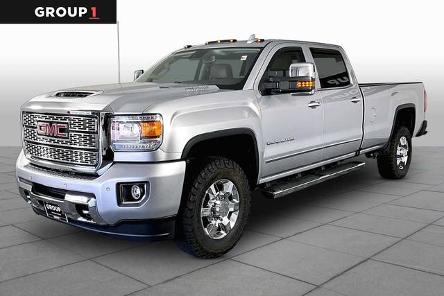 2018 GMC Sierra 3500HD Denali 4WD photo