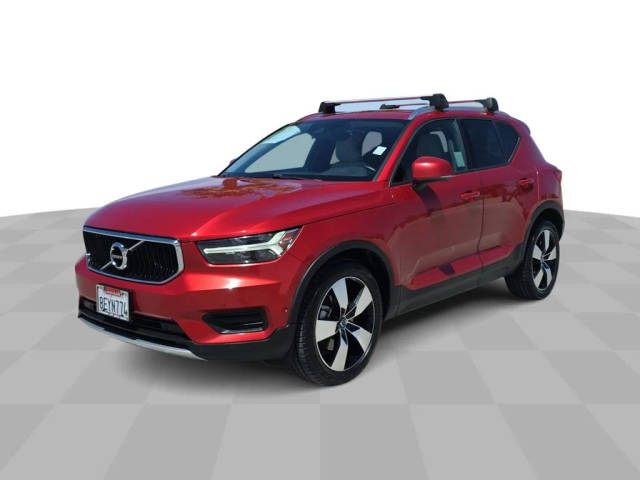 2019 Volvo XC40 Momentum FWD photo