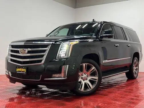 2017 Cadillac Escalade ESV Luxury 4WD photo