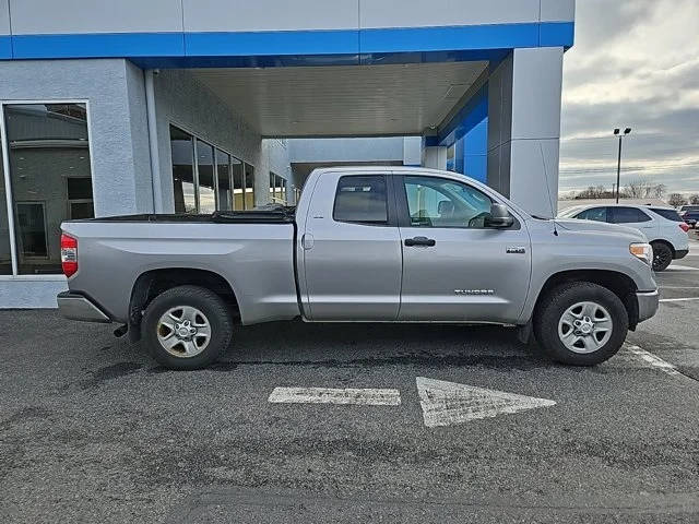 2016 Toyota Tundra SR5 4WD photo