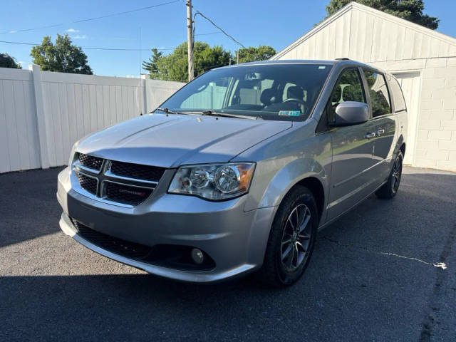 2017 Dodge Grand Caravan SXT FWD photo