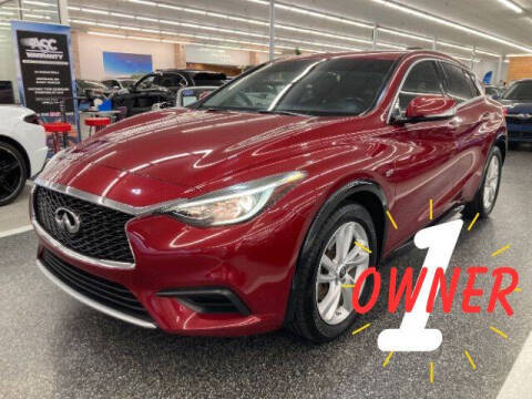 2017 Infiniti QX30 Luxury FWD photo