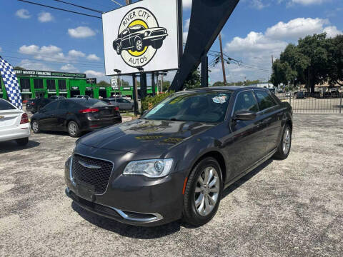 2018 Chrysler 300 Touring AWD photo