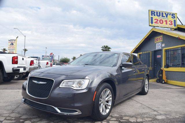 2018 Chrysler 300 Touring L RWD photo