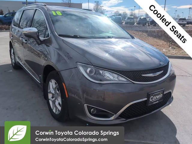 2018 Chrysler Pacifica Minivan Limited FWD photo