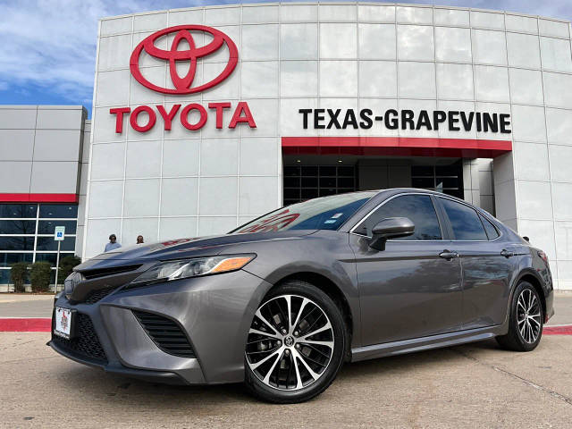 2018 Toyota Camry SE FWD photo