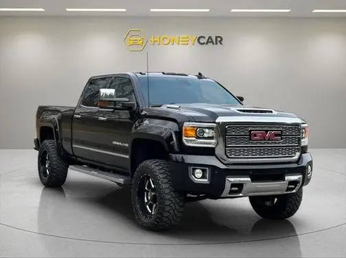 2019 GMC Sierra 2500HD Denali 4WD photo