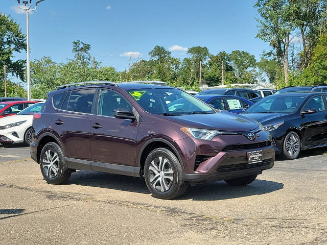 2018 Toyota RAV4 LE AWD photo