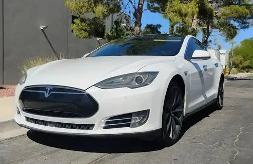2015 Tesla Model S  RWD photo