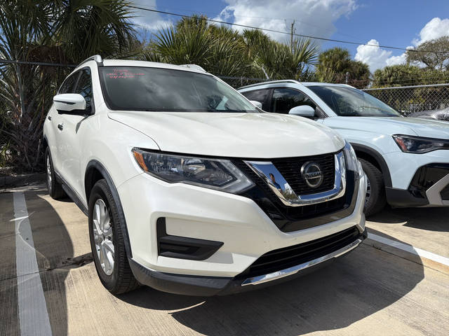 2018 Nissan Rogue SV FWD photo