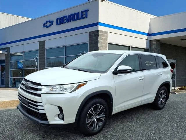 2018 Toyota Highlander LE Plus AWD photo