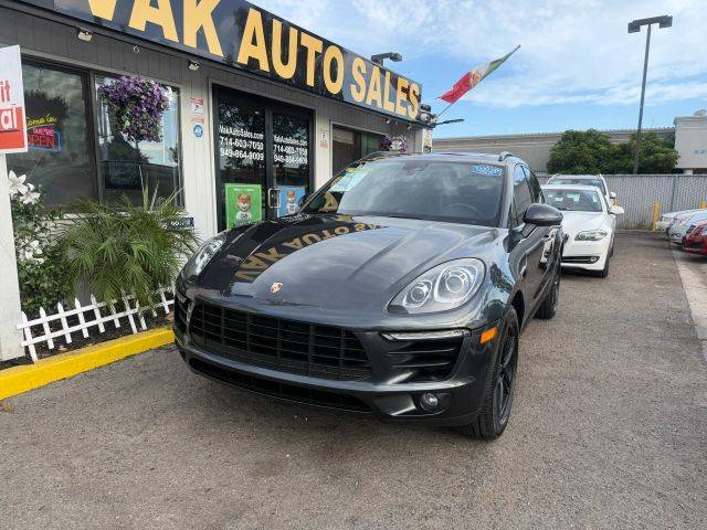 2018 Porsche Macan Sport Edition AWD photo