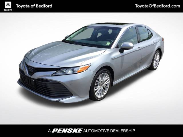 2018 Toyota Camry Hybrid XLE FWD photo