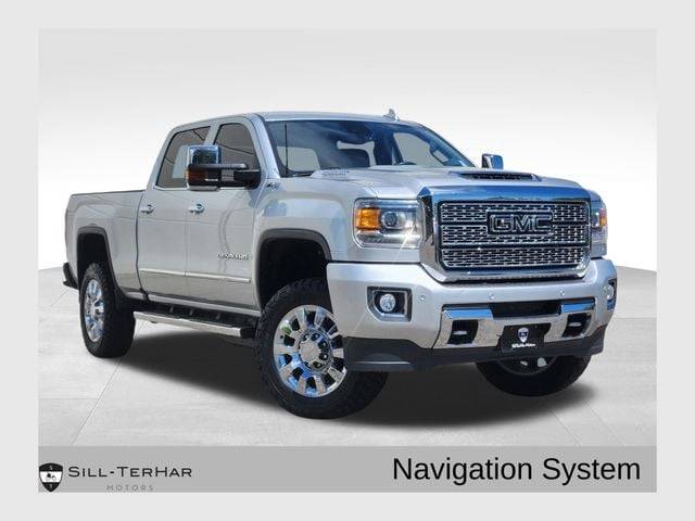 2018 GMC Sierra 2500HD Denali 4WD photo
