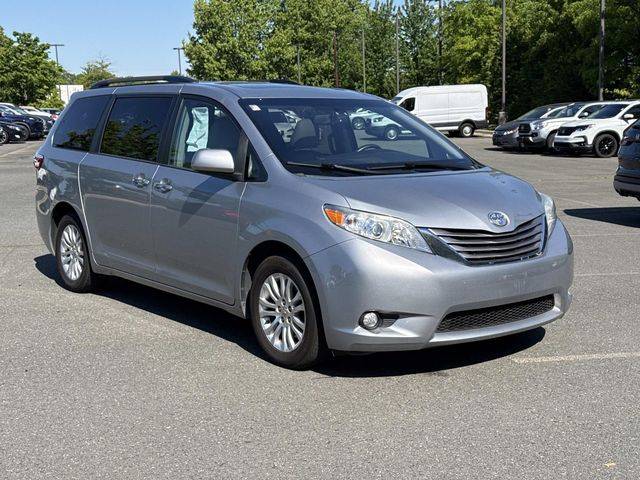 2015 Toyota Sienna XLE Premium FWD photo