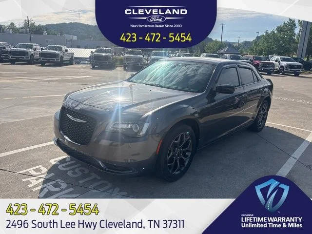 2018 Chrysler 300 Touring AWD photo
