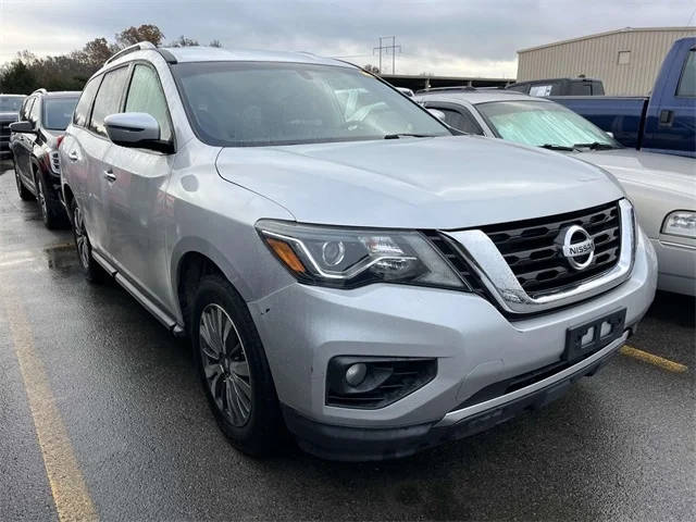 2018 Nissan Pathfinder SV FWD photo