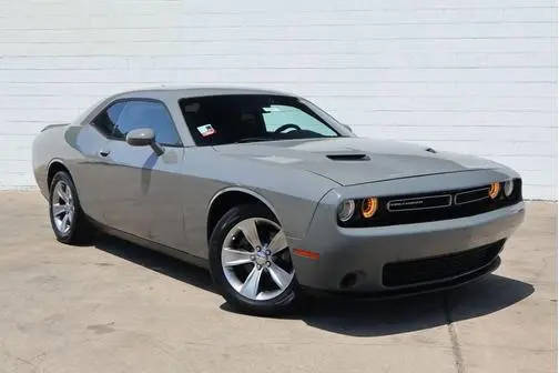 2018 Dodge Challenger SXT RWD photo