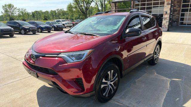 2018 Toyota RAV4 LE FWD photo